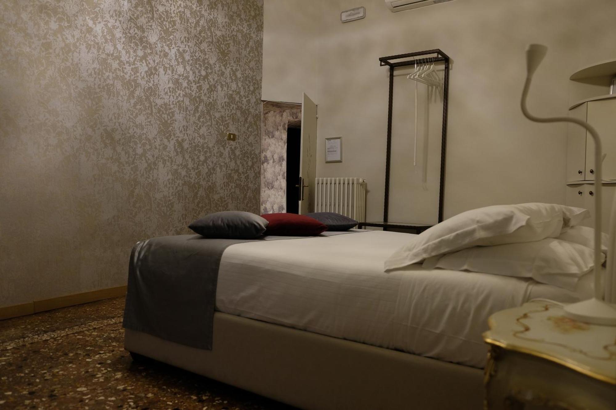Ferienwohnung Residenza Palazzo Negri Verona Exterior foto